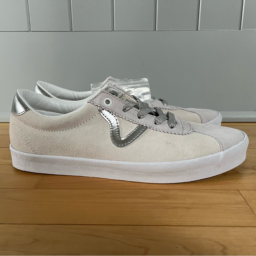NWT Vans Silver & White Sneakers - Men’s 10